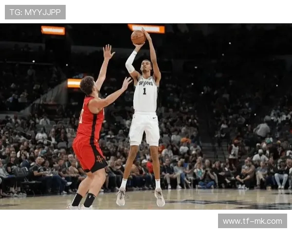 雷霆对阵马刺焦点战，文班亚马护筐表现再成克制五外战术关键